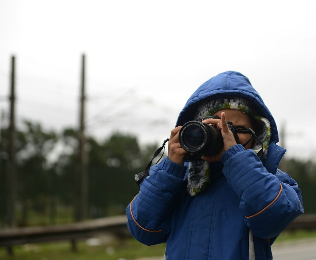 photographer teaching kids